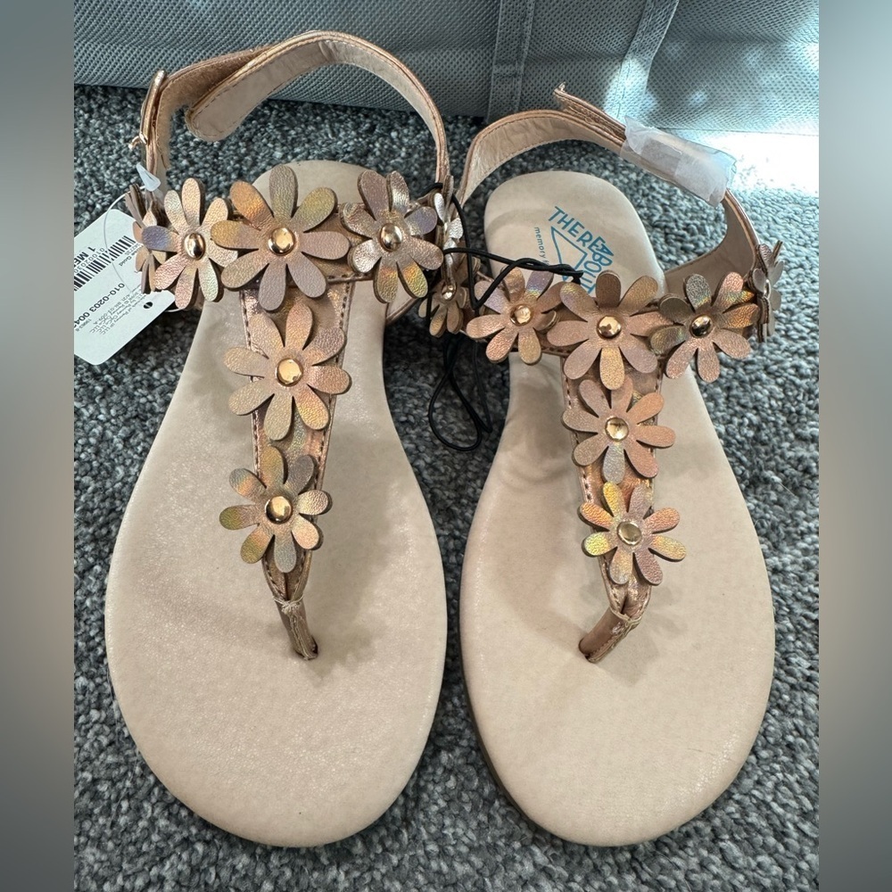 ThereAbouts Kids Floral Sandals - Rose Gold Size 4 - Picture 4 of 5